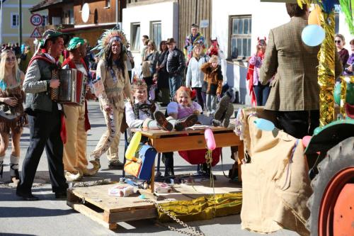 Faschingszug23 (111)